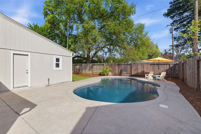 5920 Parkoaks Dr, Citrus Heights, CA 95621