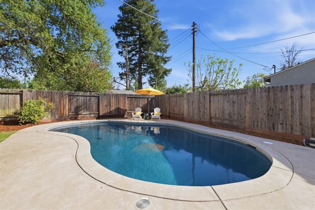 5920 Parkoaks Dr, Citrus Heights, CA 95621