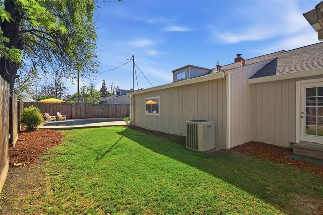 5920 Parkoaks Dr, Citrus Heights, CA 95621