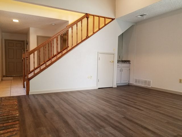 1432 Palmnold Circle W, Fort Worth, TX 76120