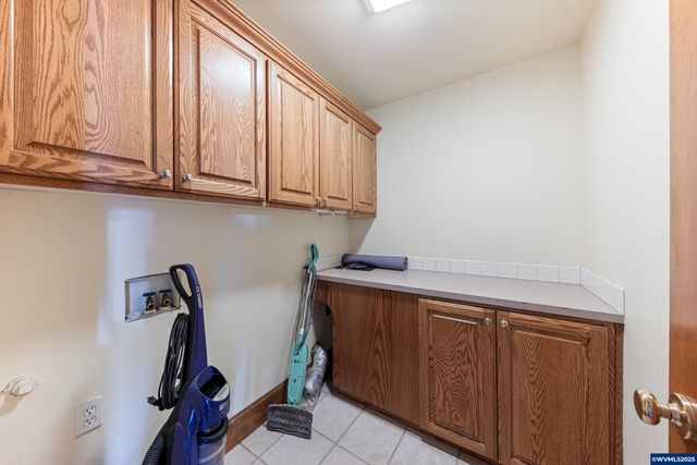 4465 Countryside Ct NE, Salem, OR 97305