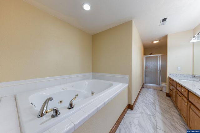 4465 Countryside Ct NE, Salem, OR 97305