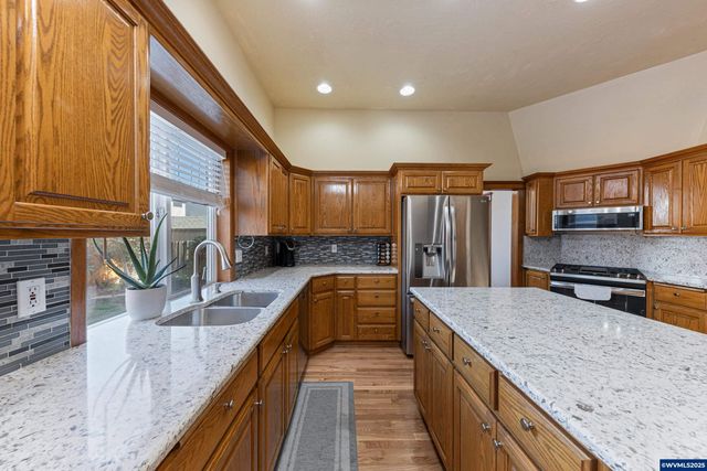 4465 Countryside Ct NE, Salem, OR 97305