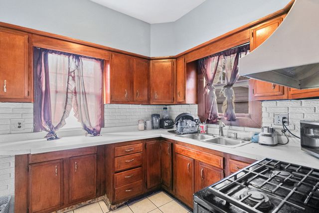 832 Bode Road, Elgin, IL 60120