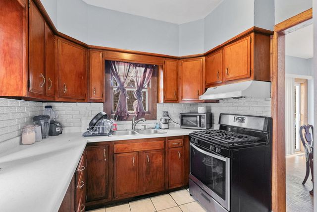 832 Bode Road, Elgin, IL 60120