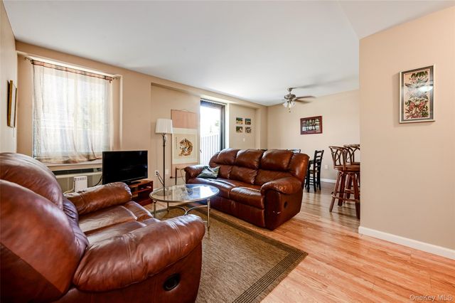 100 W Broadway 1E, Long Beach, NY 11561