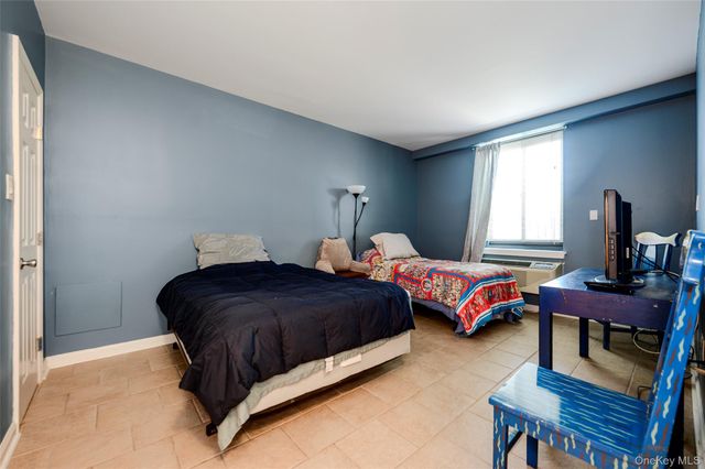 100 W Broadway 1E, Long Beach, NY 11561
