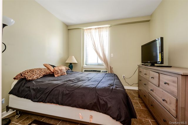 100 W Broadway 1E, Long Beach, NY 11561