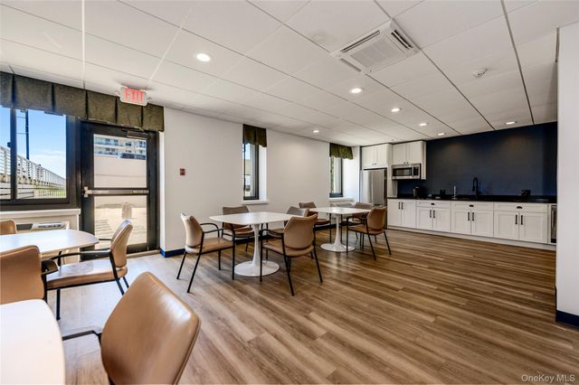 100 W Broadway 1E, Long Beach, NY 11561
