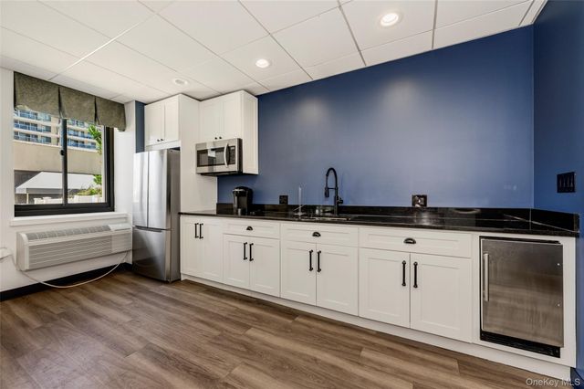 100 W Broadway 1E, Long Beach, NY 11561