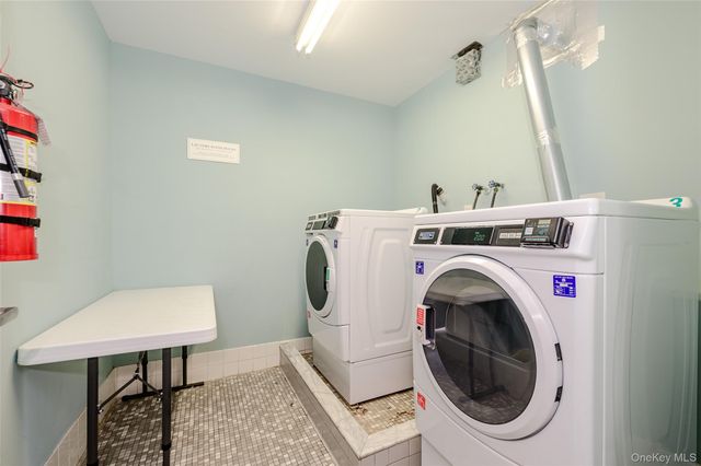 100 W Broadway 1E, Long Beach, NY 11561