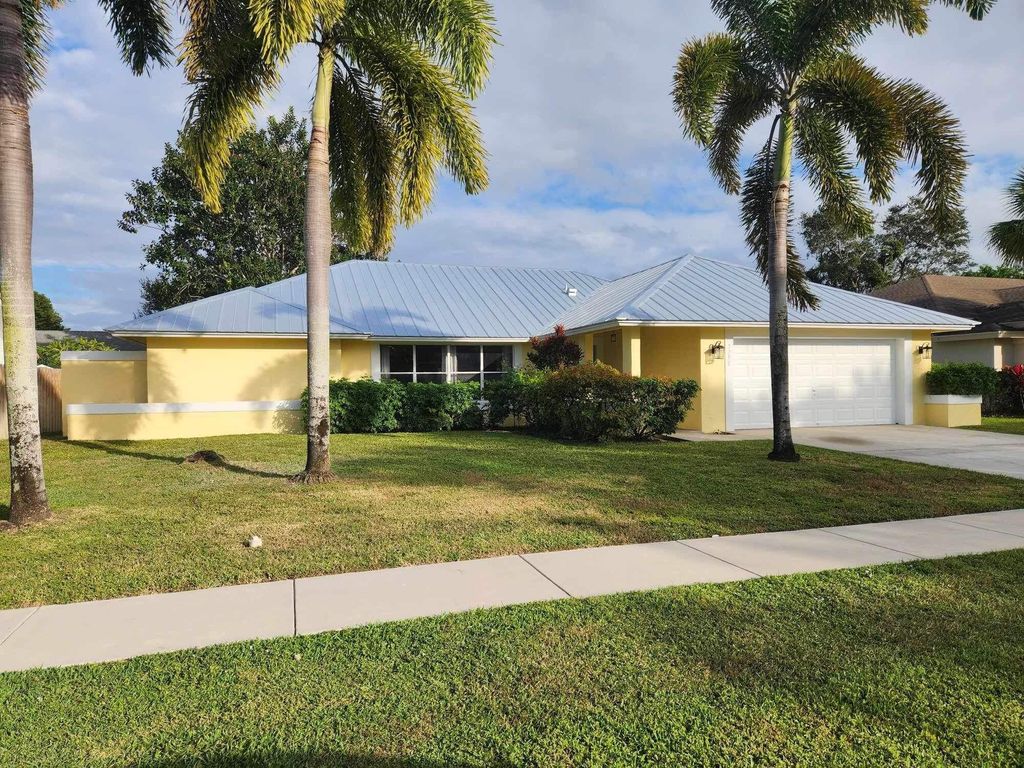 1750 Primrose Lane, Wellington, FL 33414