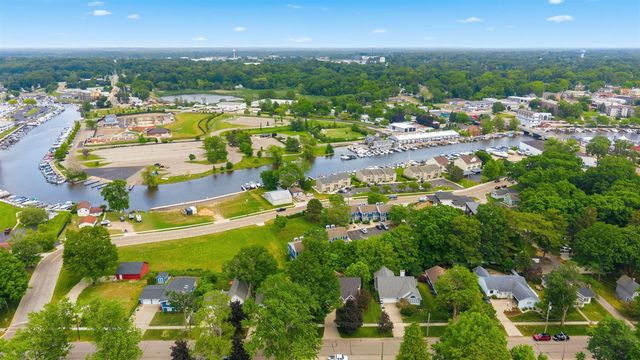261 Black River Street G, South Haven, MI 49090