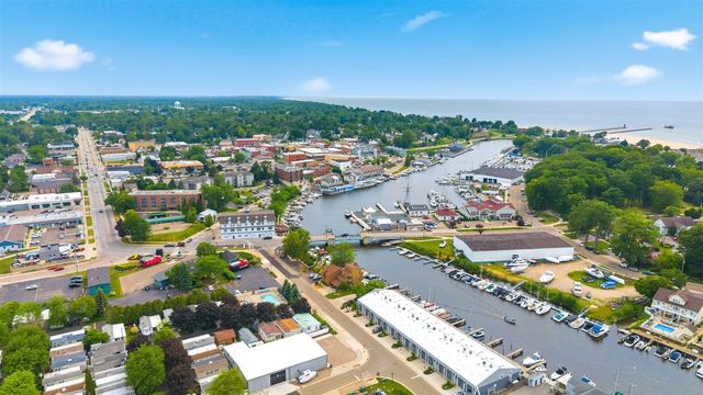 261 Black River Street G, South Haven, MI 49090
