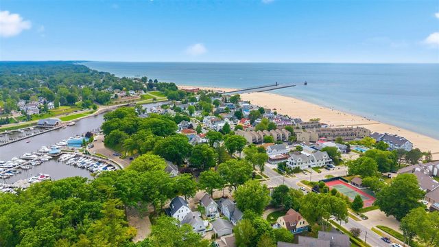 261 Black River Street G, South Haven, MI 49090
