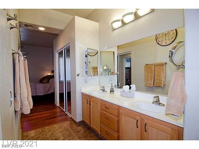 242 Kyland Cove Avenue, Las Vegas, NV 89123