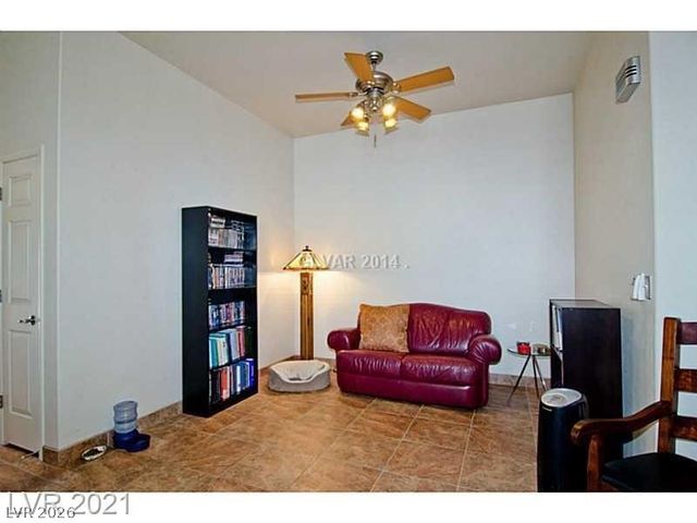 242 Kyland Cove Avenue, Las Vegas, NV 89123