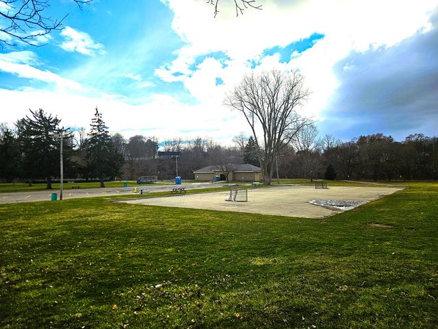 218 S Cherry Street, Flushing, MI 48433