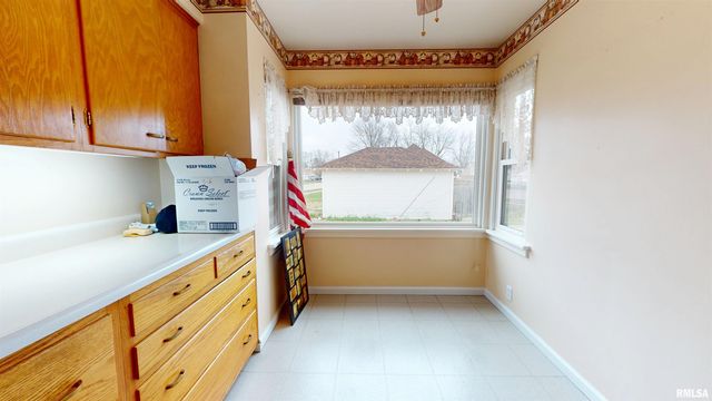 818 W TRUITT Avenue, Chillicothe, IL 61523