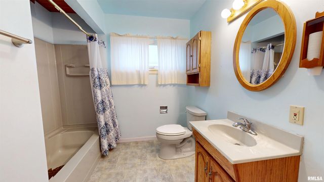 818 W TRUITT Avenue, Chillicothe, IL 61523