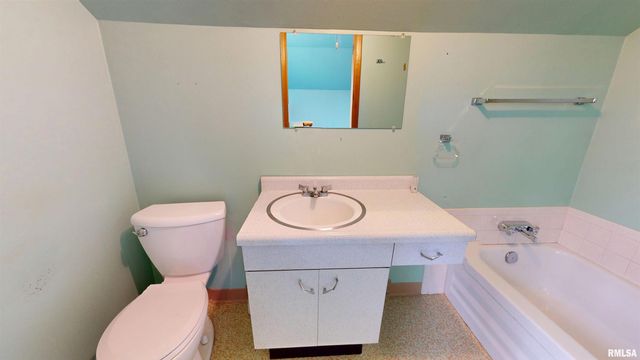 818 W TRUITT Avenue, Chillicothe, IL 61523