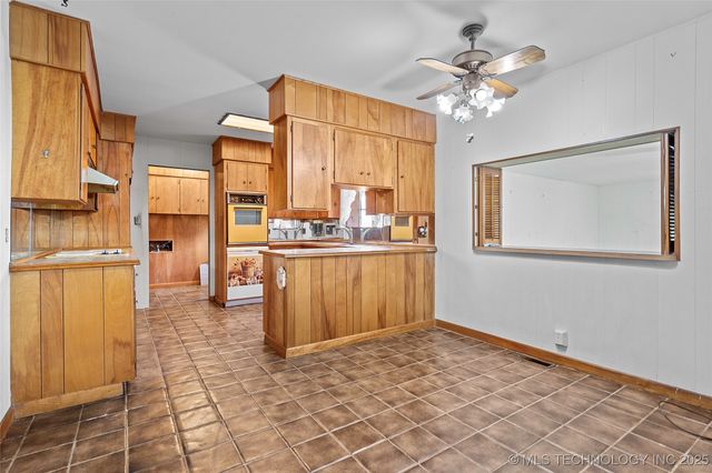 702 S 3rd Street, Davis, OK 73030