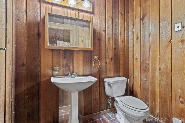 702 S 3rd Street, Davis, OK 73030