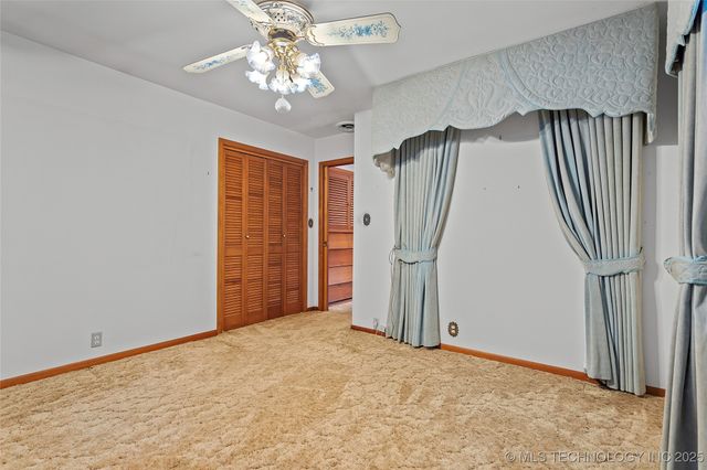 702 S 3rd Street, Davis, OK 73030