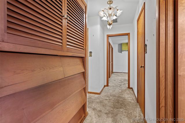 702 S 3rd Street, Davis, OK 73030