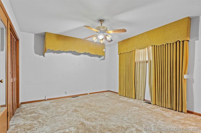 702 S 3rd Street, Davis, OK 73030