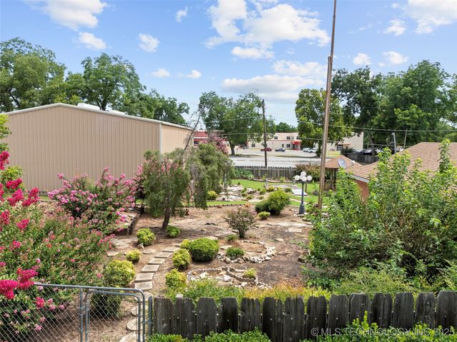 702 S 3rd Street, Davis, OK 73030