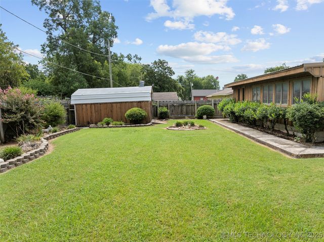702 S 3rd Street, Davis, OK 73030