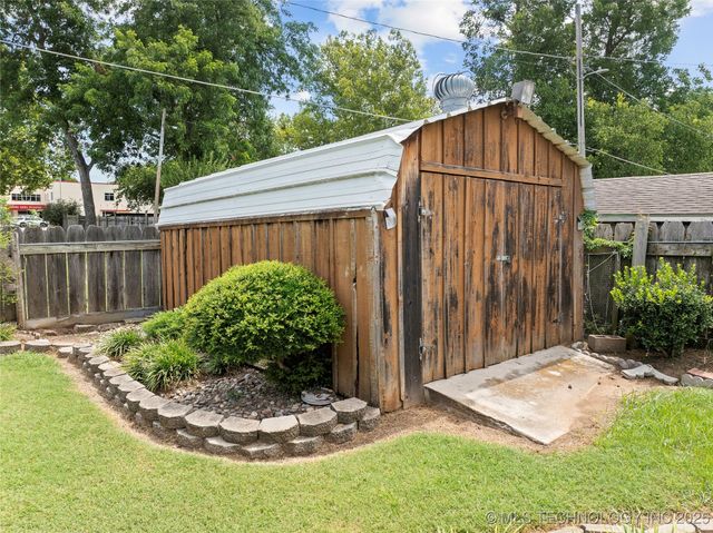 702 S 3rd Street, Davis, OK 73030