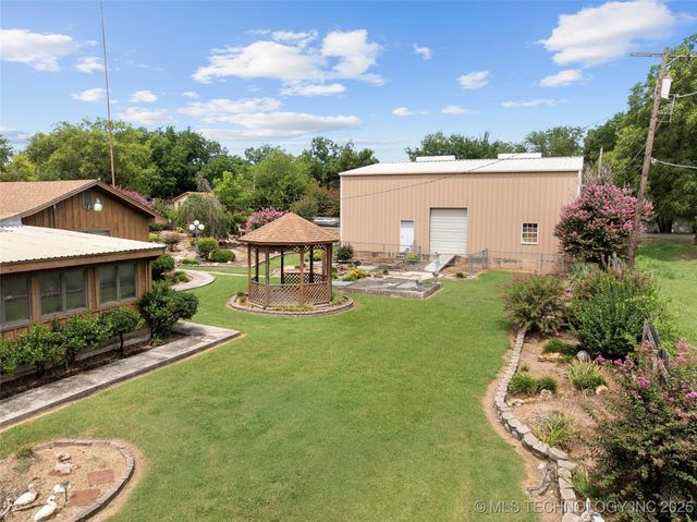 702 S 3rd Street, Davis, OK 73030