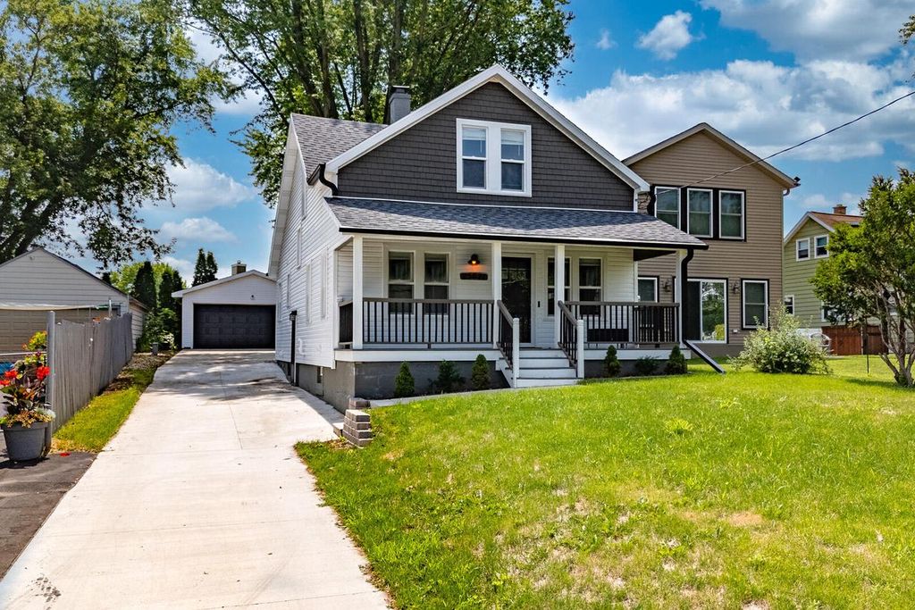 25621 S Wind Lake ROAD, Waterford, WI 53185