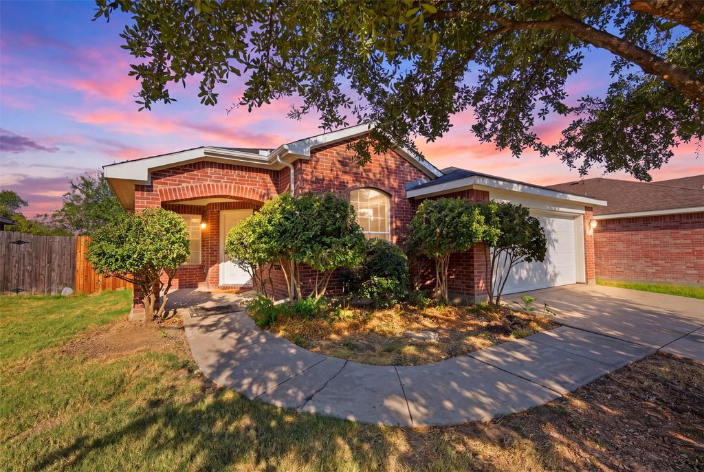 13905 Walnut Canyon Court, Fort Worth, TX 76262 — photo 2