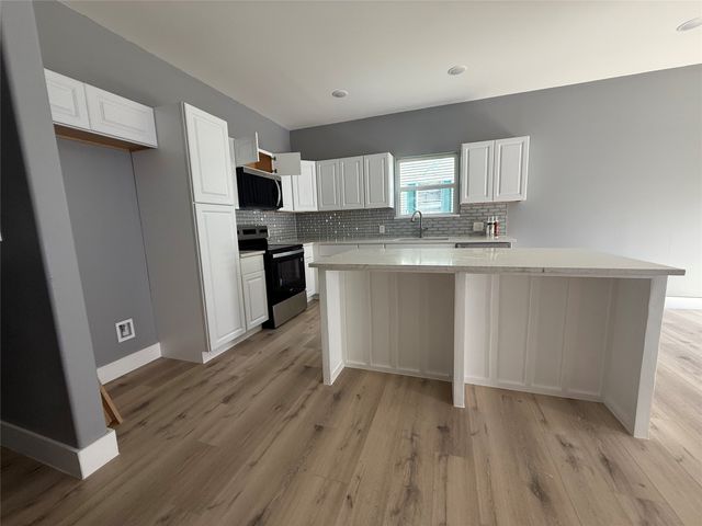 1311 S Walnut Street, Sherman, TX 75090