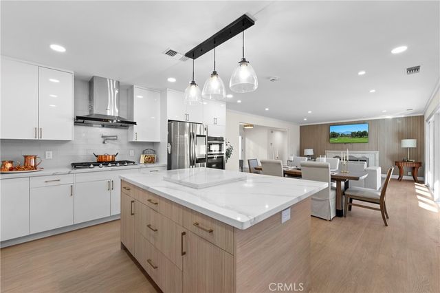 2101 N Westwood Avenue, Santa Ana, CA 92706