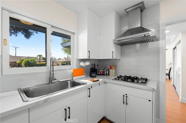 2101 N Westwood Avenue, Santa Ana, CA 92706