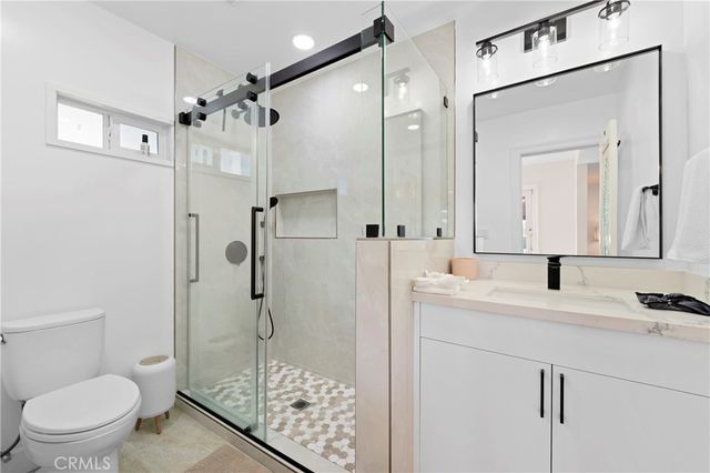 2101 N Westwood Avenue, Santa Ana, CA 92706