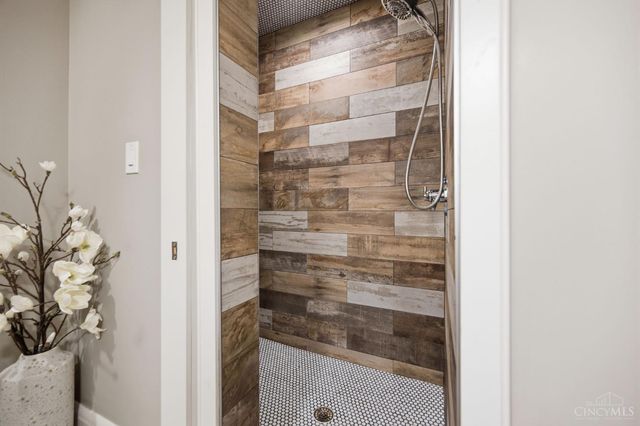 208 Wade Street, Cincinnati, OH 45202