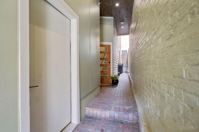 208 Wade Street, Cincinnati, OH 45202