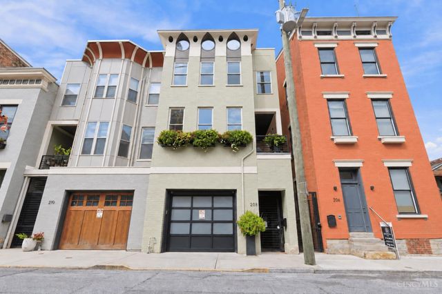 208 Wade Street, Cincinnati, OH 45202