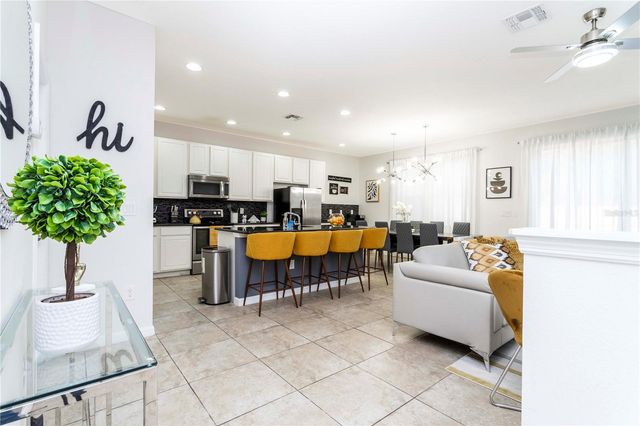 650 LAS FUENTES, Kissimmee, FL 34746