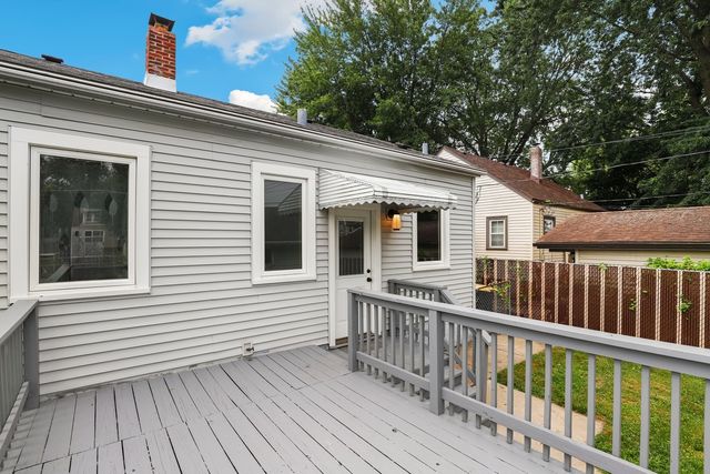 18538 Wentworth Avenue, Lansing, IL 60438
