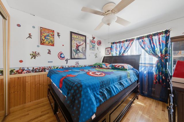 9937 MULBERRY Avenue E, Oak Lawn, IL 60453