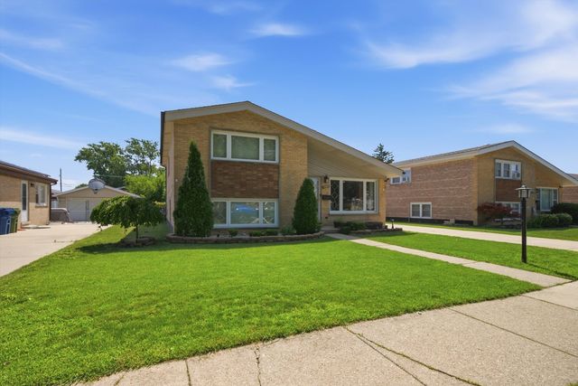 9937 MULBERRY Avenue E, Oak Lawn, IL 60453