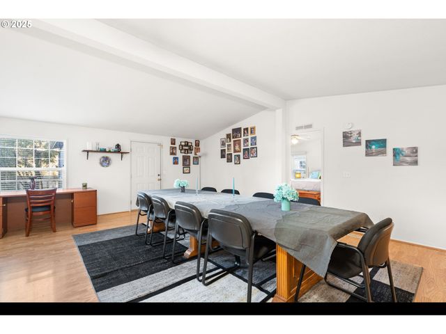 3326 SENECAL CREEK Dr, Woodburn, OR 97071