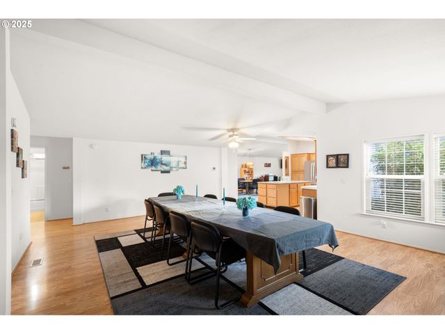 3326 SENECAL CREEK Dr, Woodburn, OR 97071