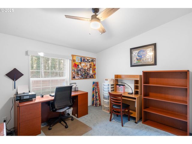 3326 SENECAL CREEK Dr, Woodburn, OR 97071